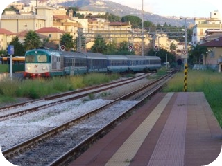 Espresso 893 da Roma, in arrivo per le ultime volte alla stazione di Soverato